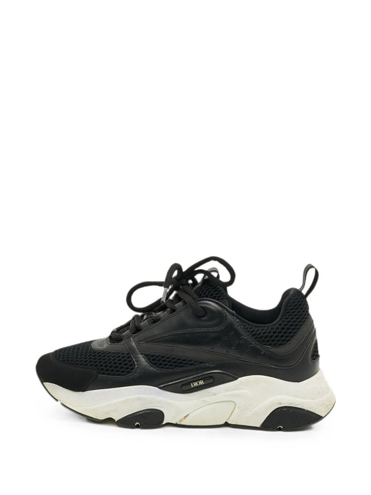B22 sneakers